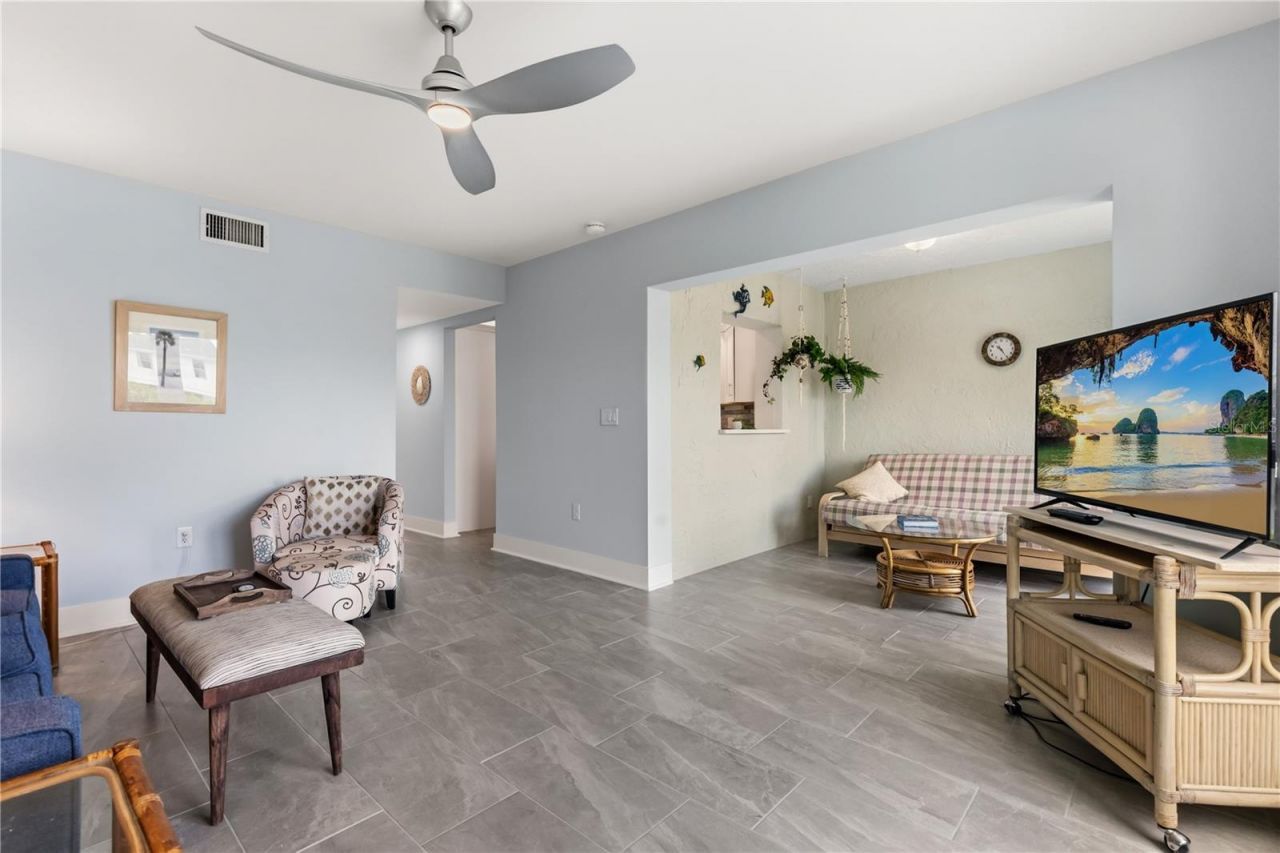 1 Windrush Boulevard, Unit 63, Indian Rocks Beach, FL 33785 Photo