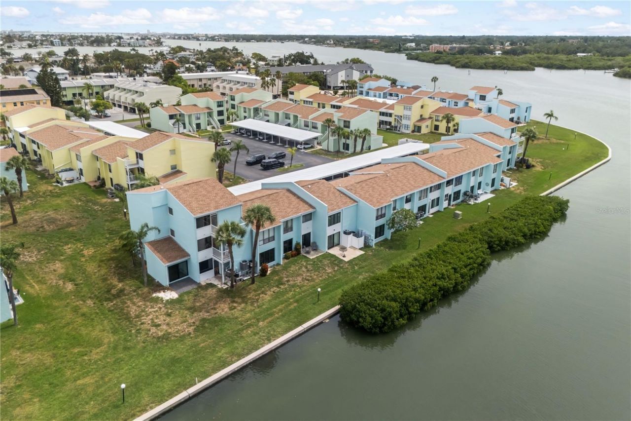 1 Windrush Boulevard, Unit 63, Indian Rocks Beach, FL 33785 Photo