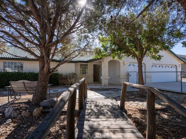 8039 Sherborn Avenue, Hesperia, CA 92345