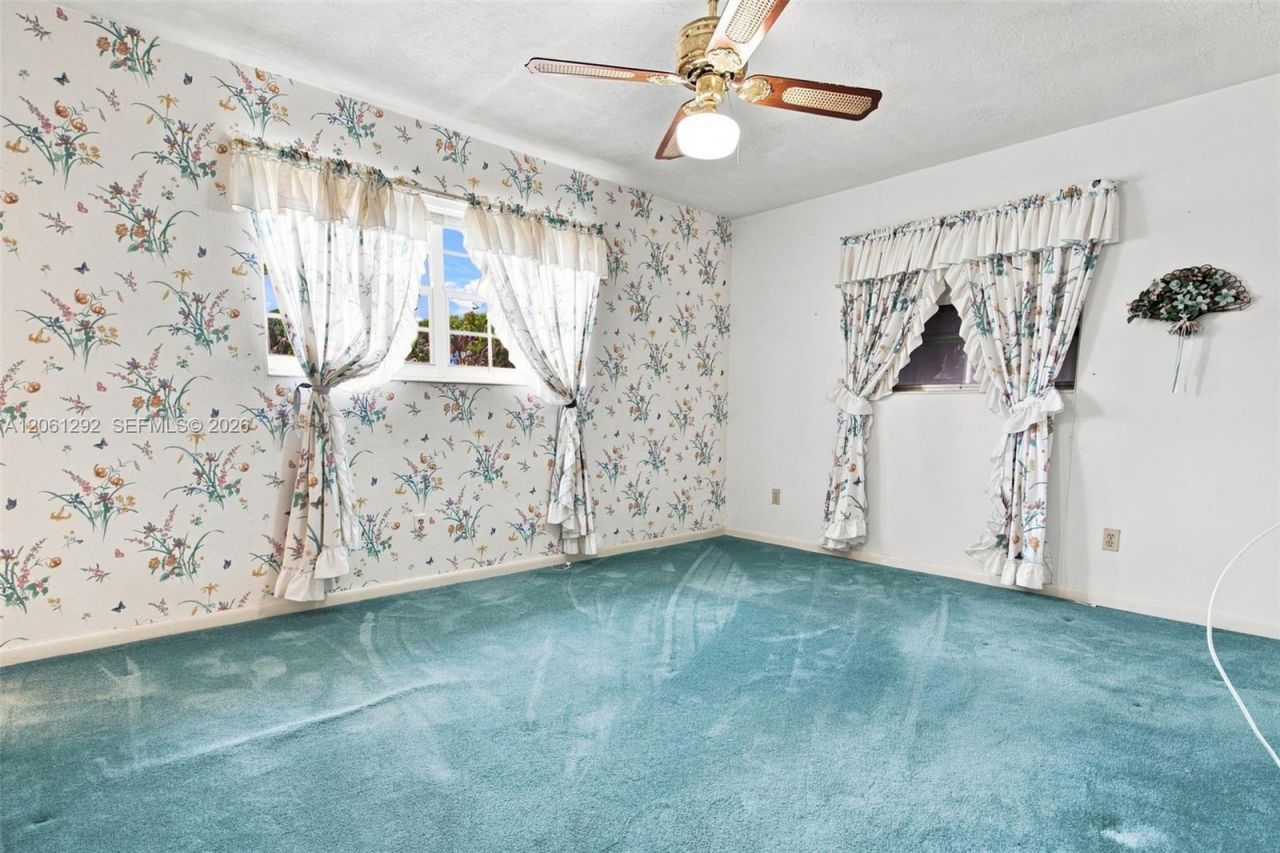 2030 NW 88th Ter, Pembroke Pines, FL 33024 Photo