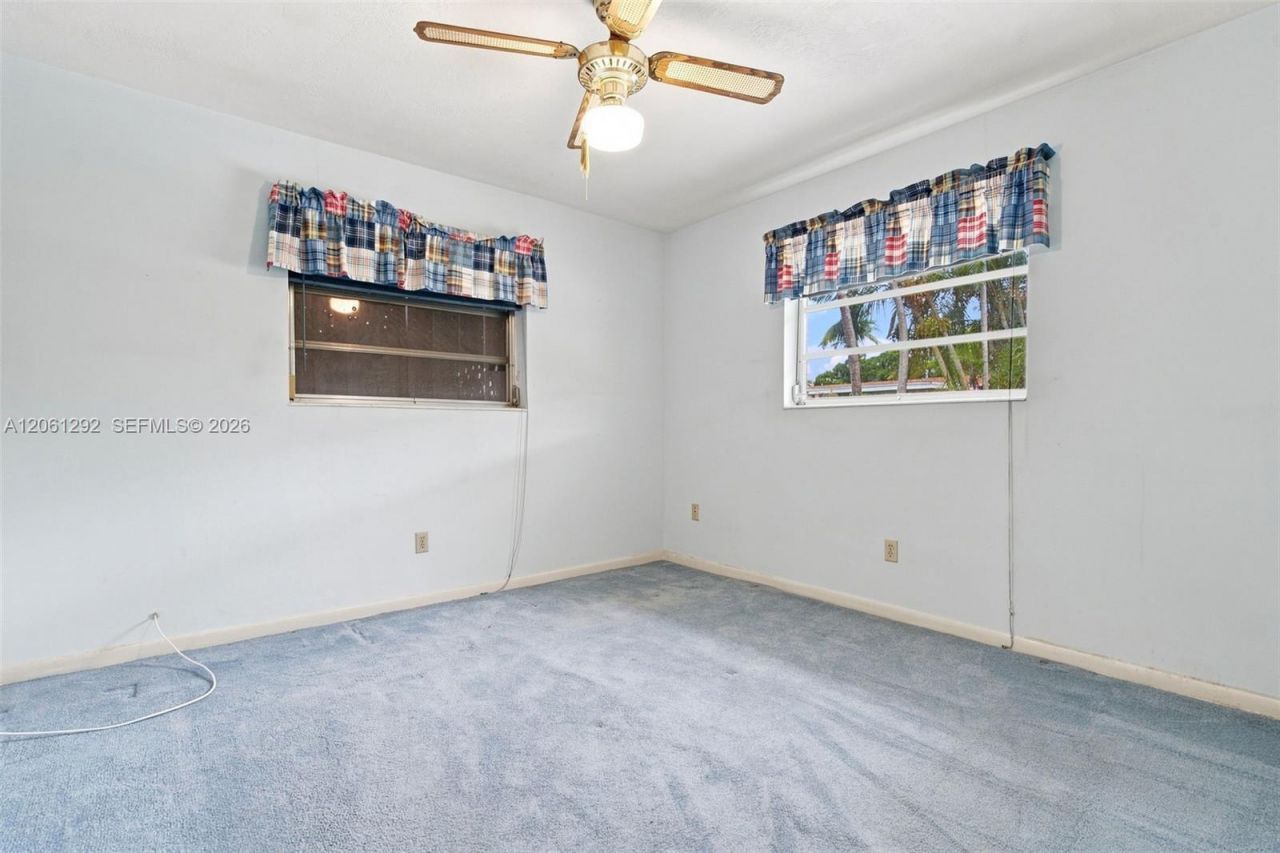 2030 NW 88th Ter, Pembroke Pines, FL 33024 Photo