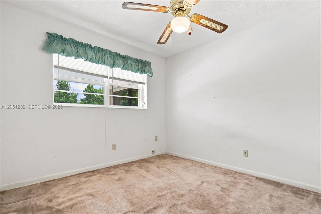 2030 NW 88th Ter, Pembroke Pines, FL 33024 Photo