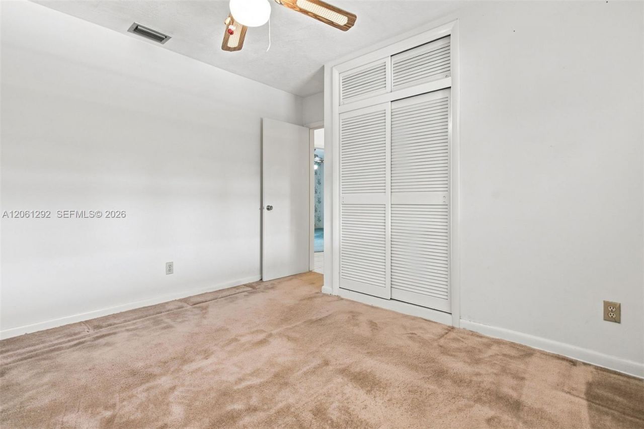 2030 NW 88th Ter, Pembroke Pines, FL 33024 Photo