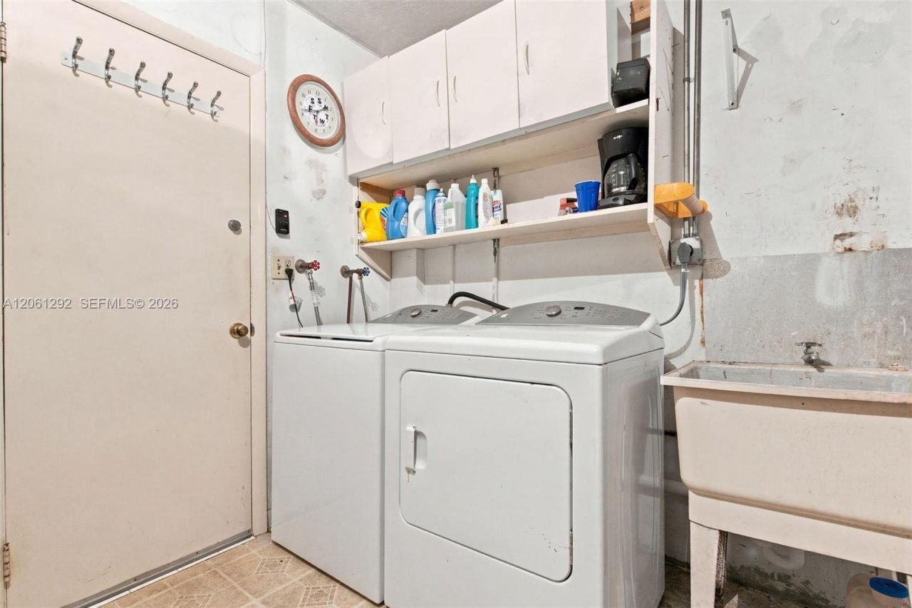 2030 NW 88th Ter, Pembroke Pines, FL 33024 Photo