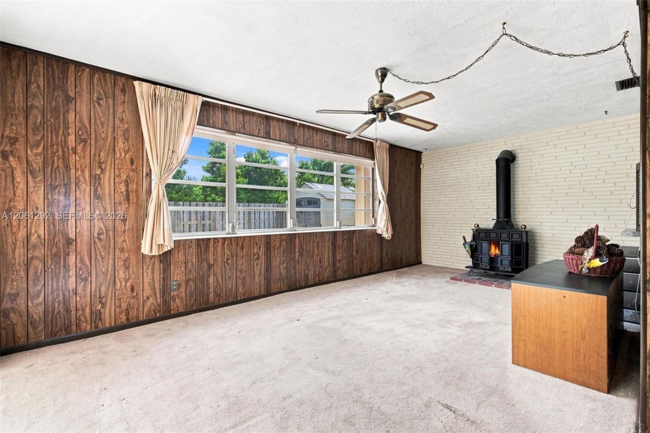 2030 NW 88th Ter, Pembroke Pines, FL 33024 Photo
