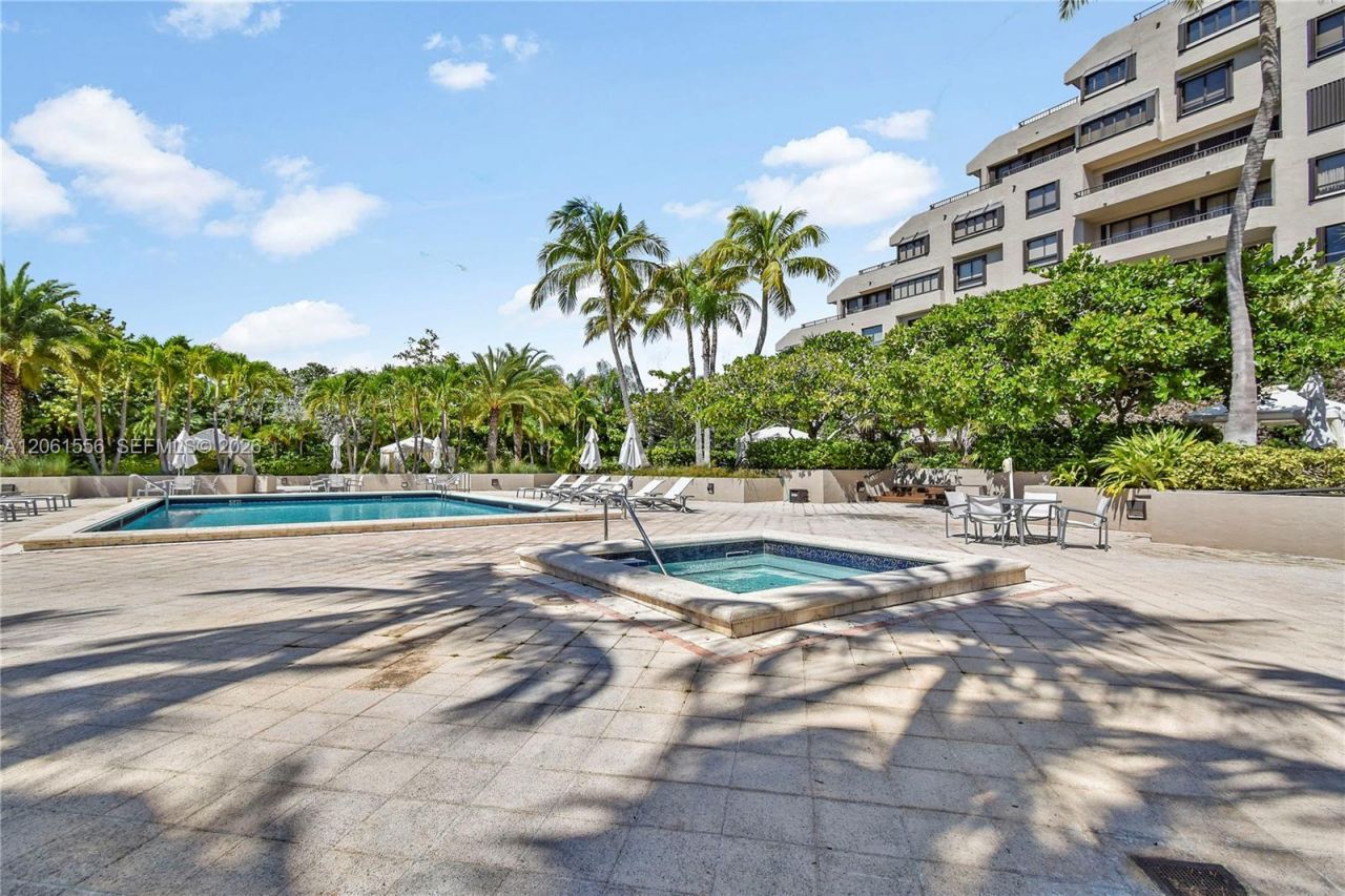 151 Crandon Blvd , Unit 822, Key Biscayne, FL 33149 Photo