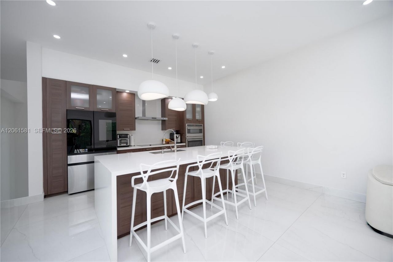 8995 NW 161st Ter , Miami Lakes, FL 33018 Photo