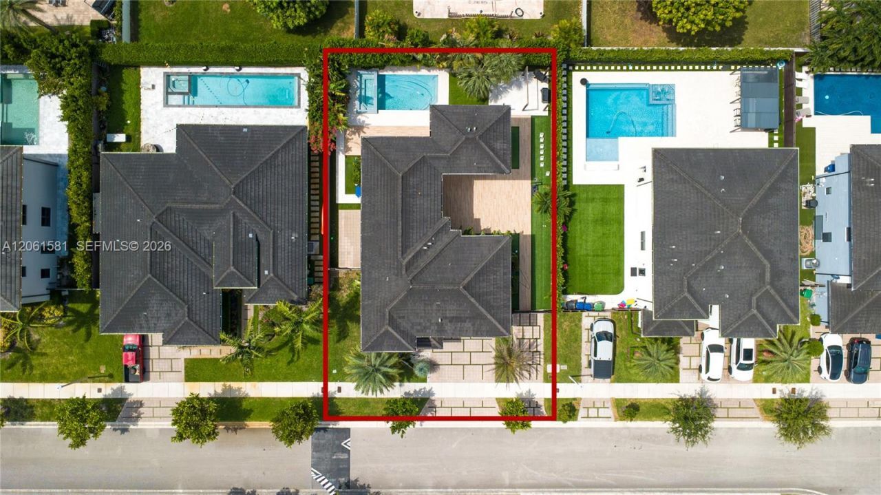 8995 NW 161st Ter , Miami Lakes, FL 33018 Photo
