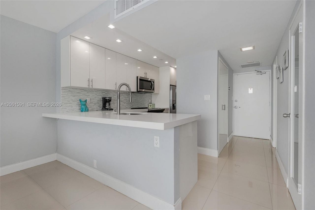 1000 West Ave, Unit 1220, Miami Beach, FL 33139 Photo