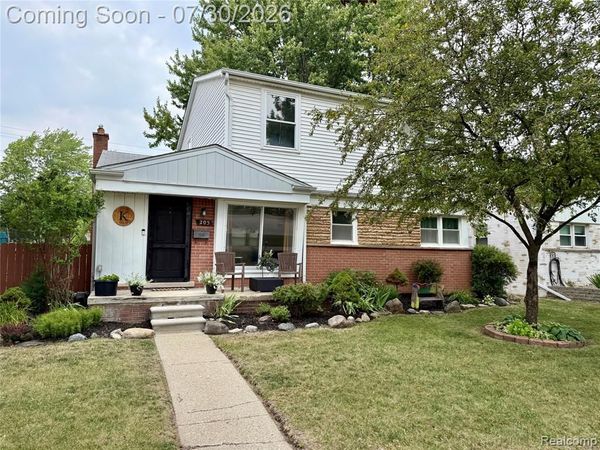 205 E Parker Avenue, Madison Heights, MI 48071