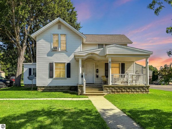 310 Superior Street W, Alma, MI 48801