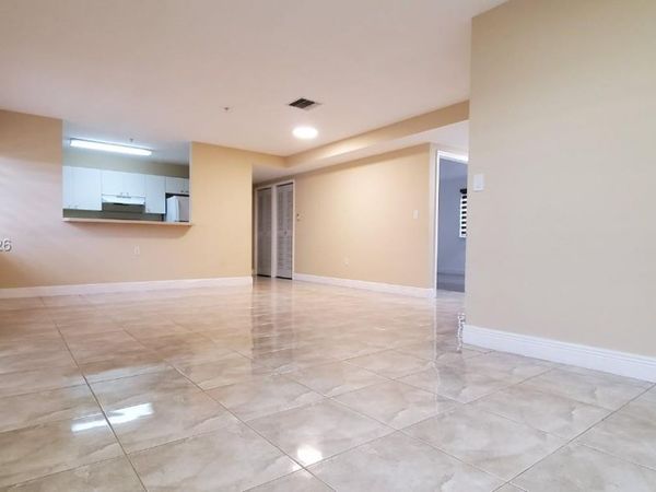 1627 NW 18th St , Unit 310, Miami, FL 33125