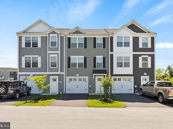 2826 PINEWOOD LN, HARRISBURG, PA 17110