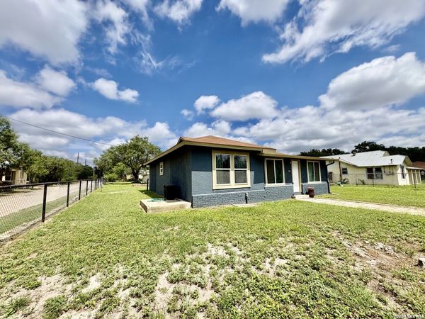 103 S Sweeney, Brackettville, TX 78832
