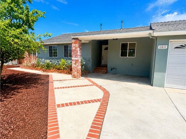 11611 Wixom, North Hollywood, CA 91605