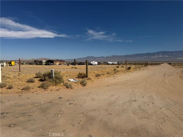 1 North Side, Lucerne Valley, CA 92356