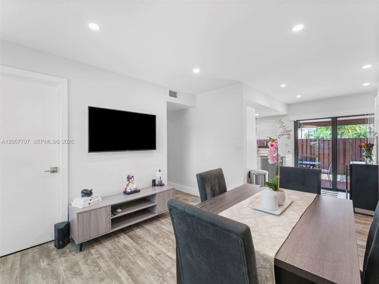 501 NW 98th Ct , Unit 501, Miami, FL 33172 Photo