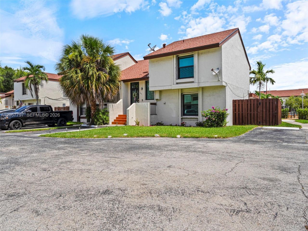 501 NW 98th Ct , Unit 501, Miami, FL 33172 Photo