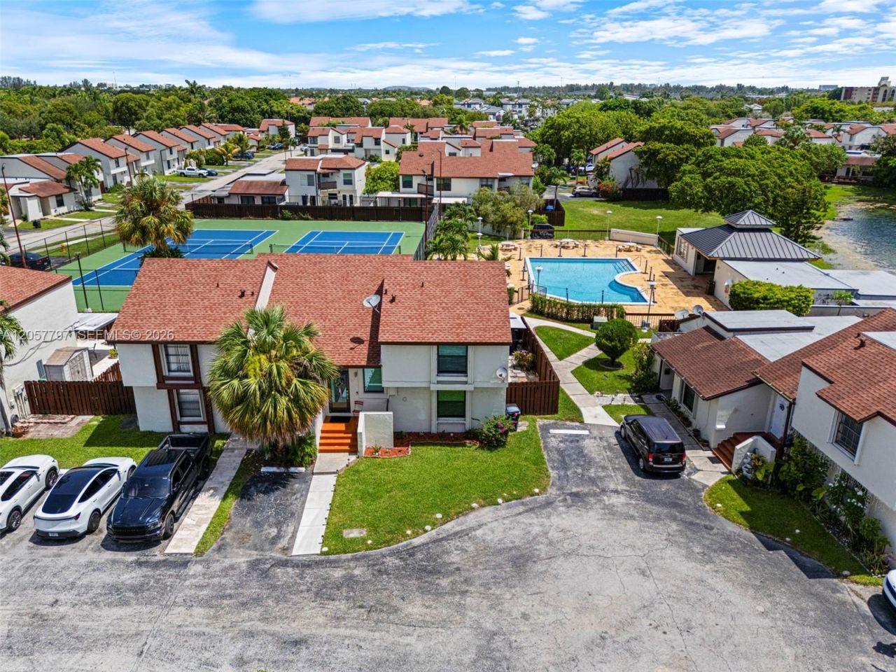 501 NW 98th Ct , Unit 501, Miami, FL 33172 Photo