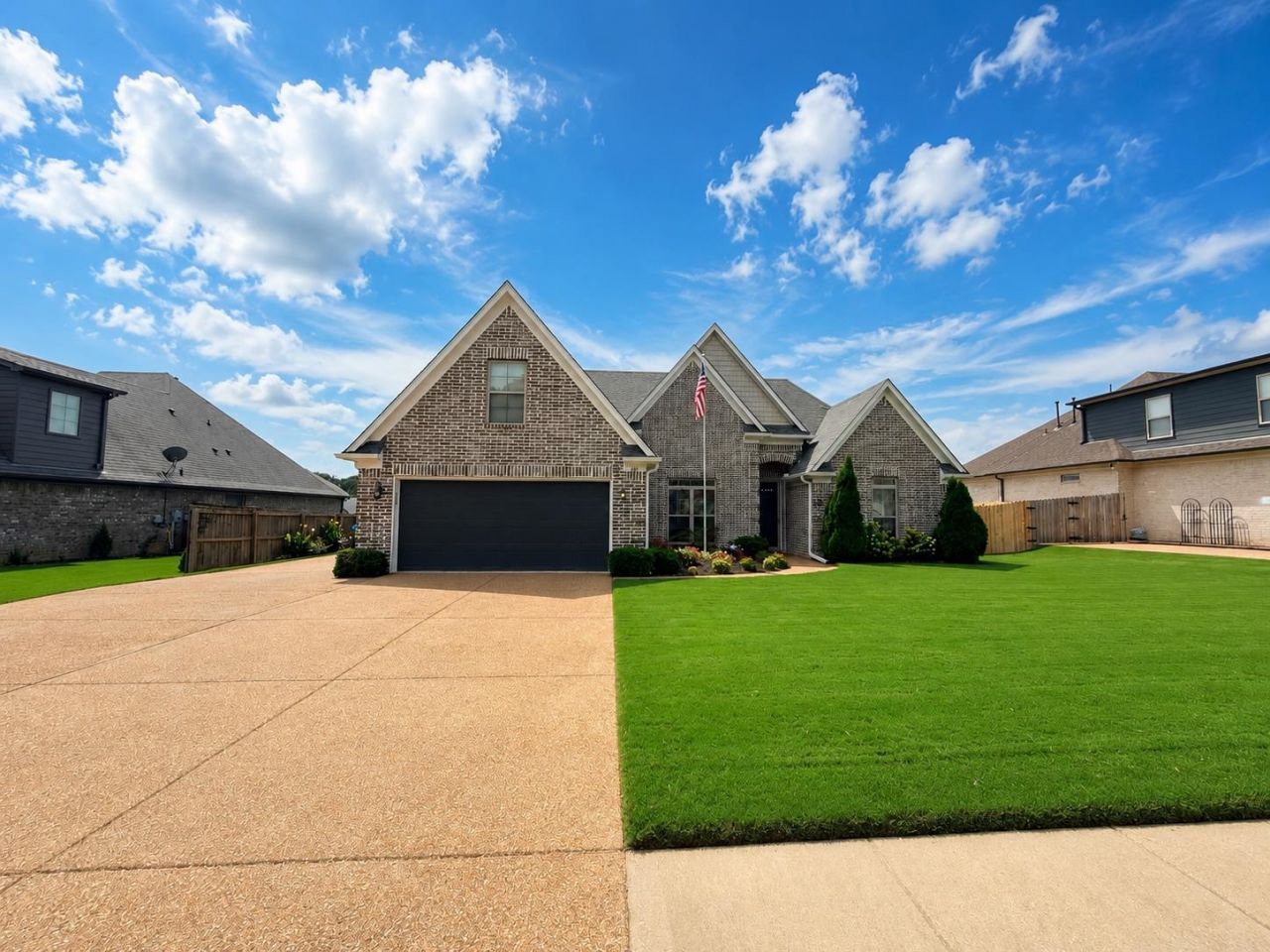 140 BREEZY LOOP E Oakland, TN 38060