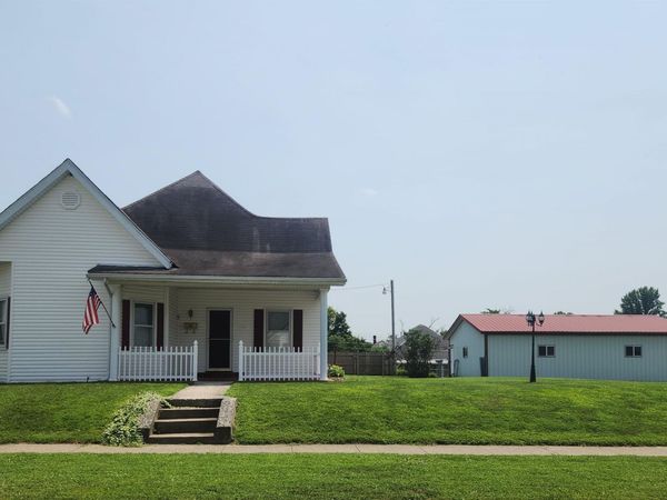 909 W Walnut Street, Washington, IN 47501