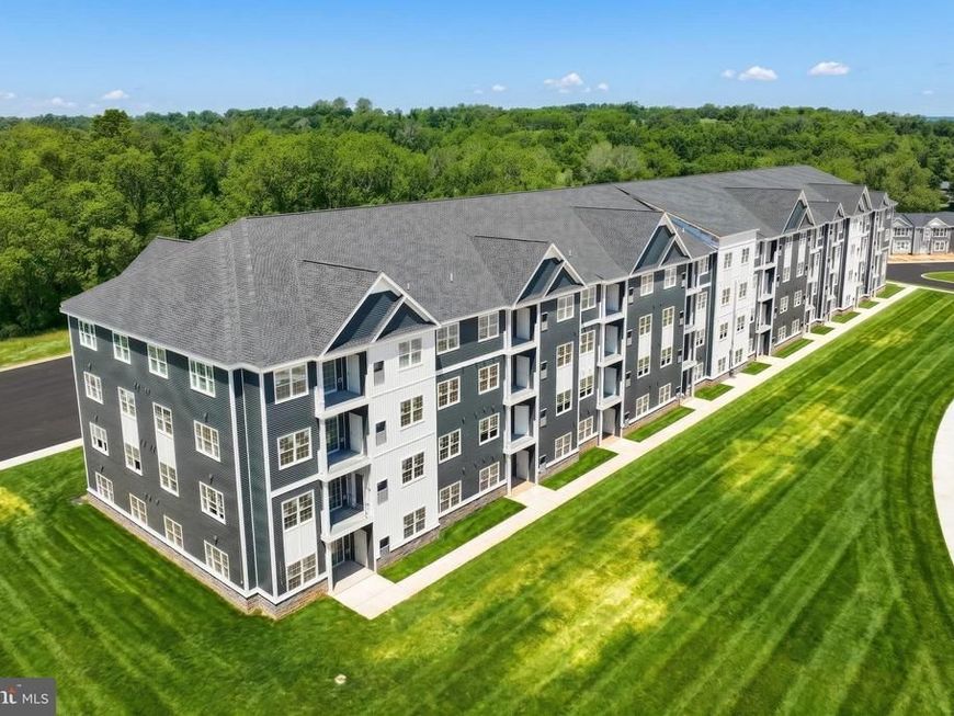 157 Spanglers Mill Rd, Unit 24-108, New Cumberland, PA 17070 Main Photo