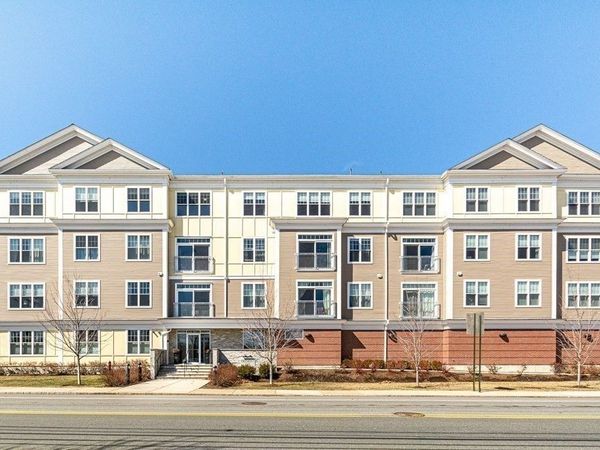 130 Tremont St, Unit 301, Melrose, MA 02176