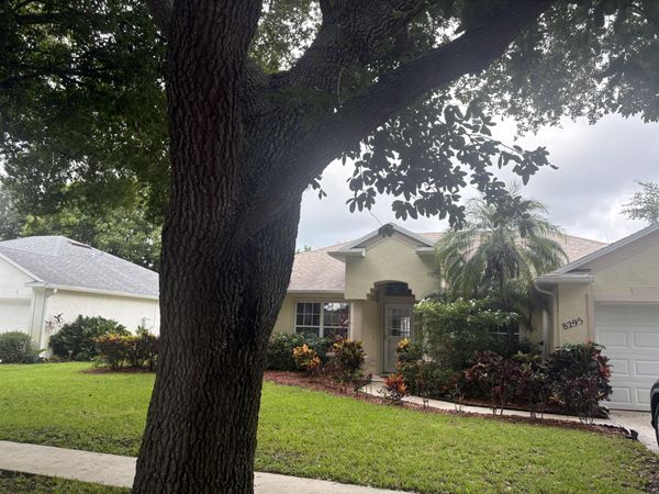 8295 SANDPINE Circle, Port St. Lucie, FL 34952
