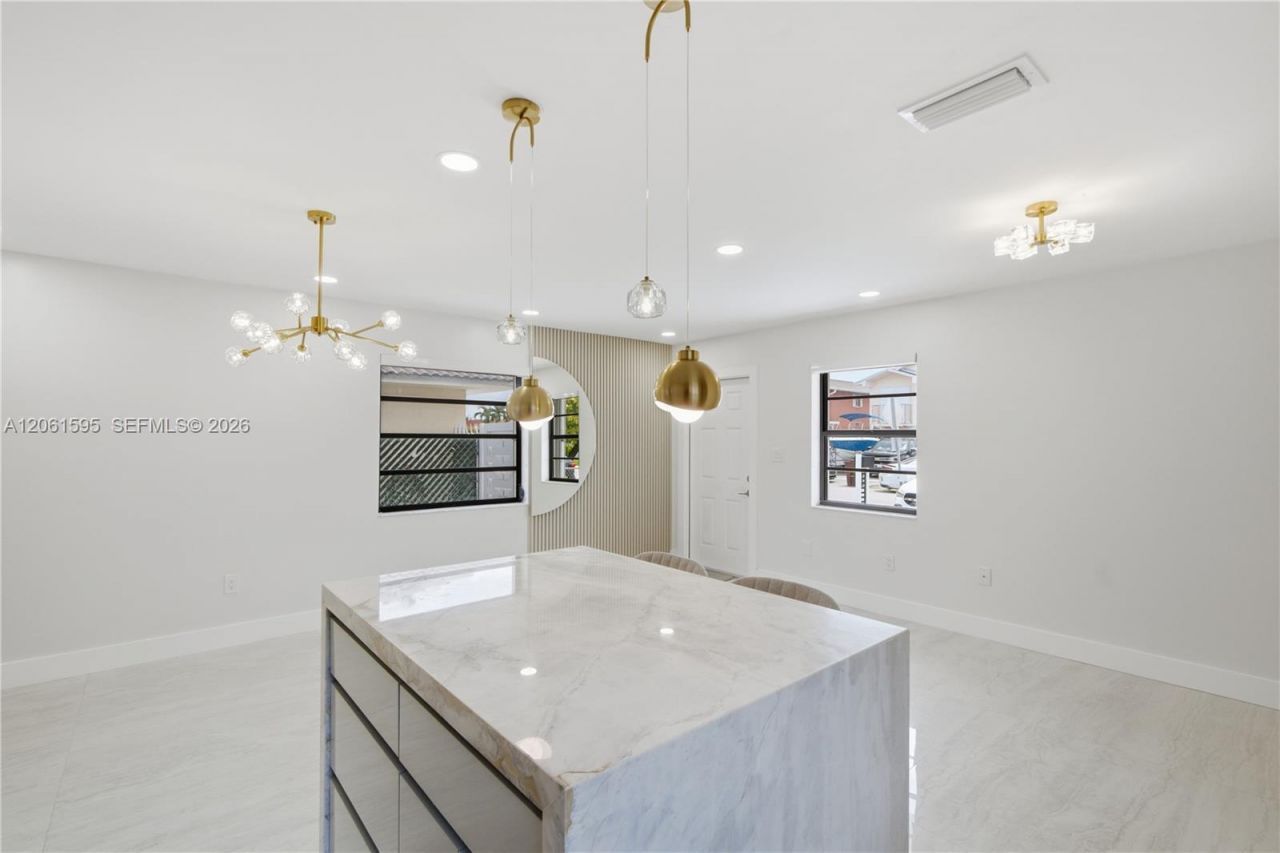 4250 W 10th Ave, Unit 4250, Hialeah, FL 33012 Photo