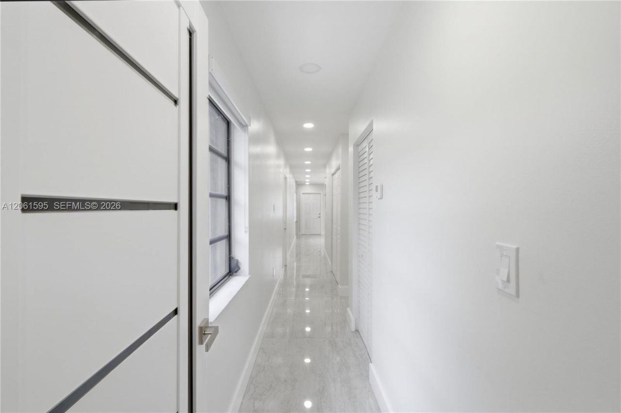 4250 W 10th Ave, Unit 4250, Hialeah, FL 33012 Photo