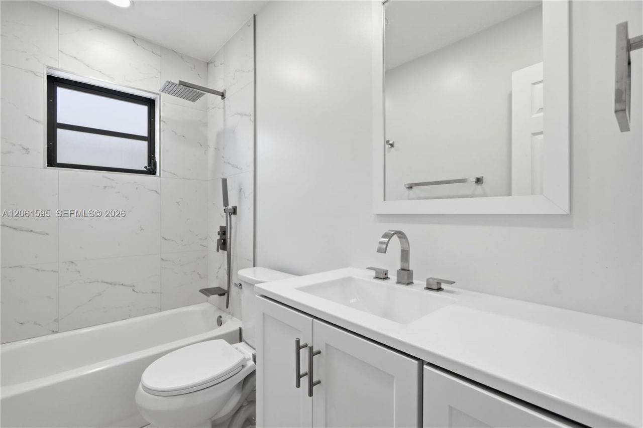 4250 W 10th Ave, Unit 4250, Hialeah, FL 33012 Photo