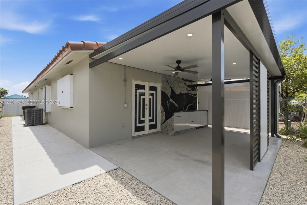 4250 W 10th Ave, Unit 4250, Hialeah, FL 33012 Photo
