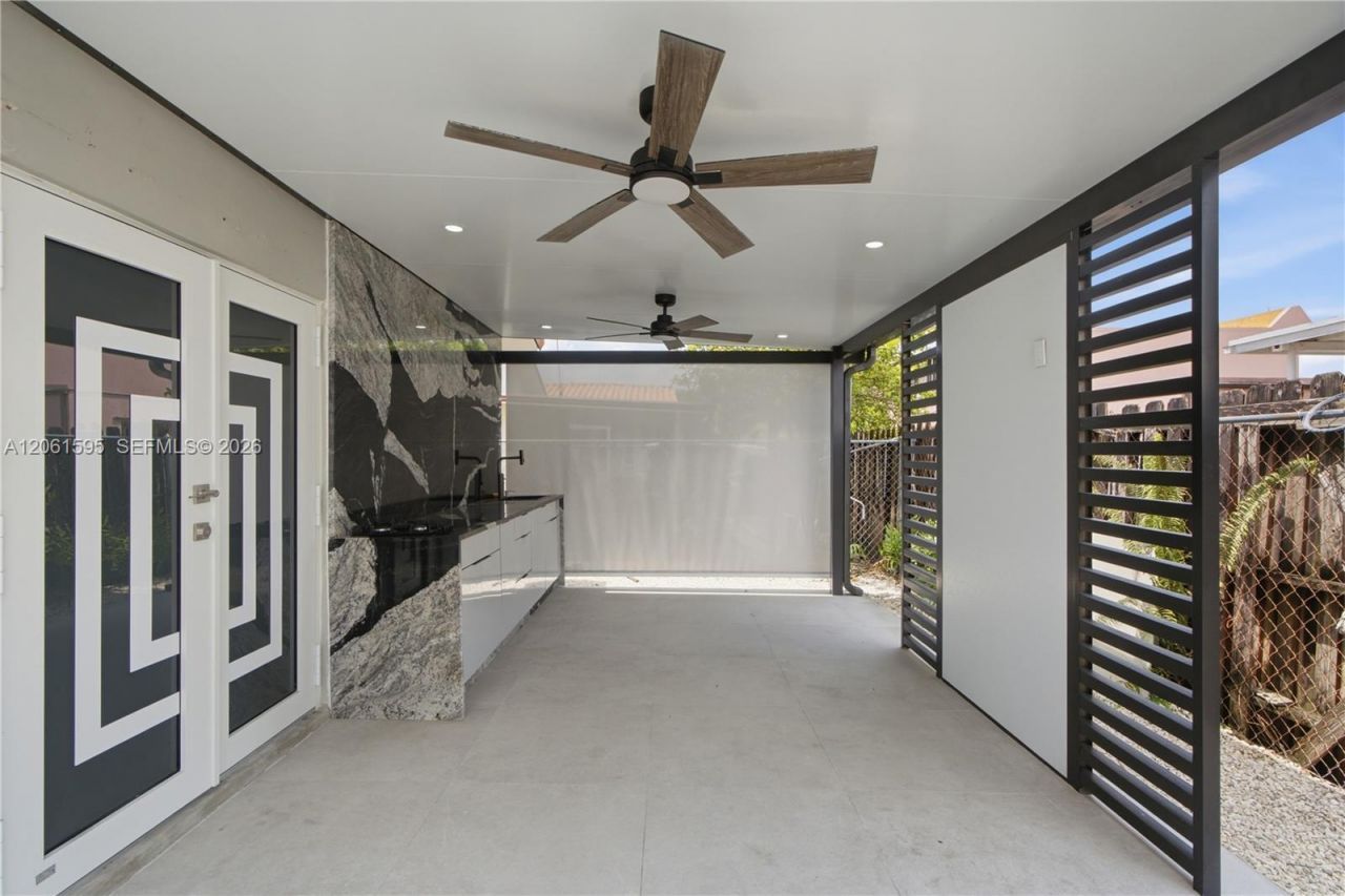 4250 W 10th Ave, Unit 4250, Hialeah, FL 33012 Photo