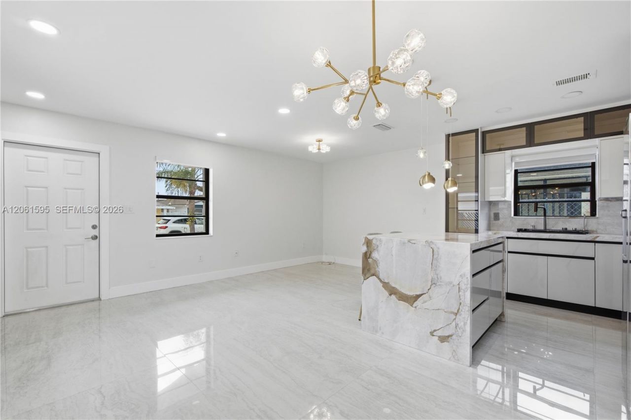 4250 W 10th Ave, Unit 4250, Hialeah, FL 33012 Photo
