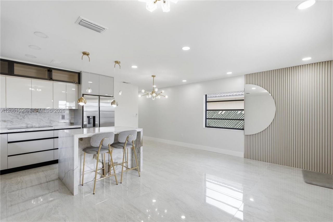 4250 W 10th Ave, Unit 4250, Hialeah, FL 33012 Photo