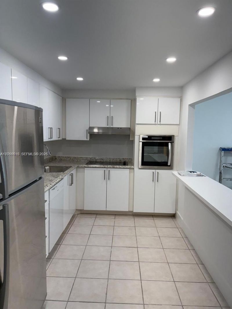 19390 Collins Ave , Unit 308, Sunny Isles Beach, FL 33160 Photo