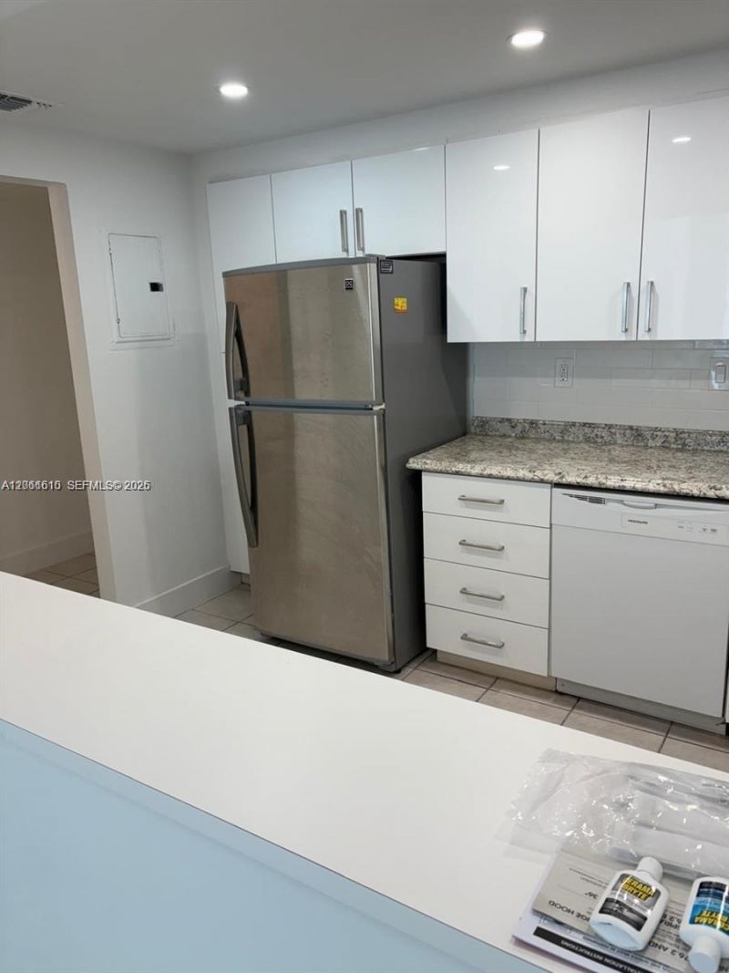 19390 Collins Ave , Unit 308, Sunny Isles Beach, FL 33160 Photo