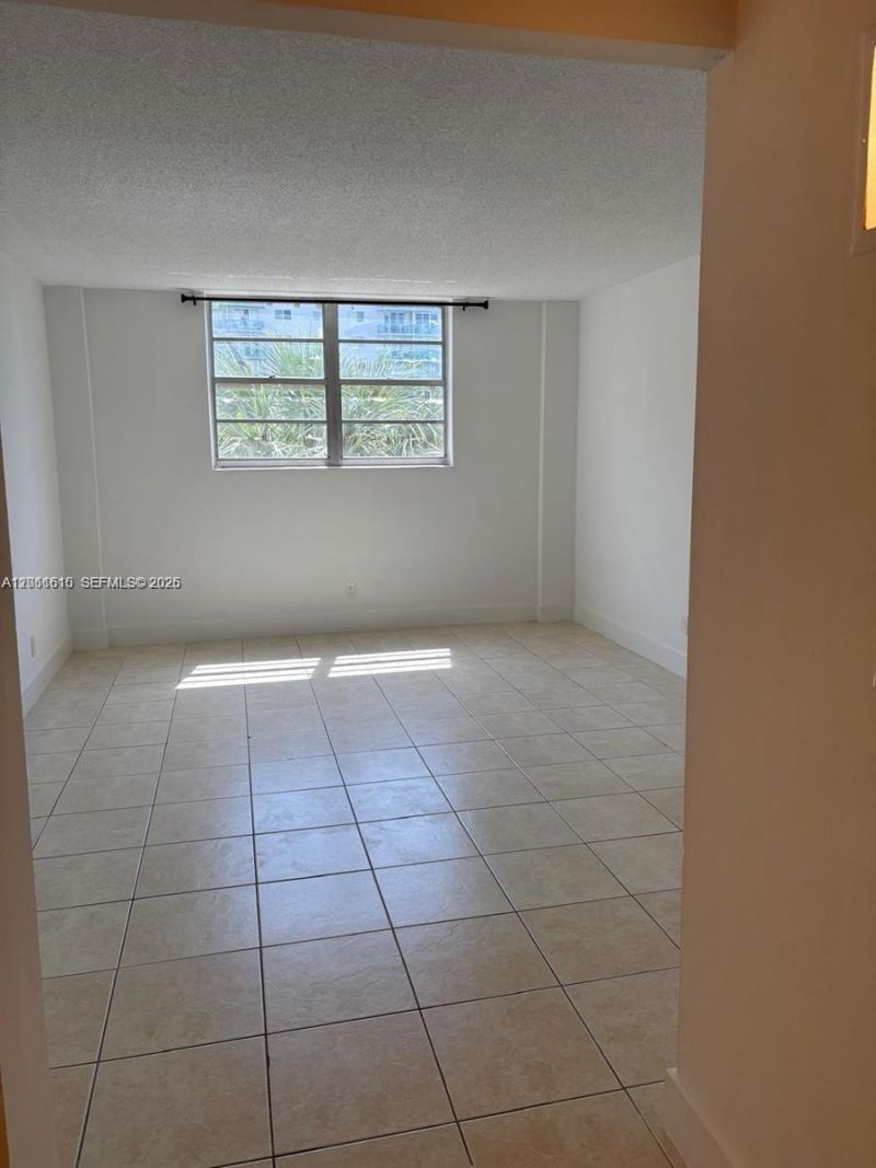 19390 Collins Ave , Unit 308, Sunny Isles Beach, FL 33160 Photo