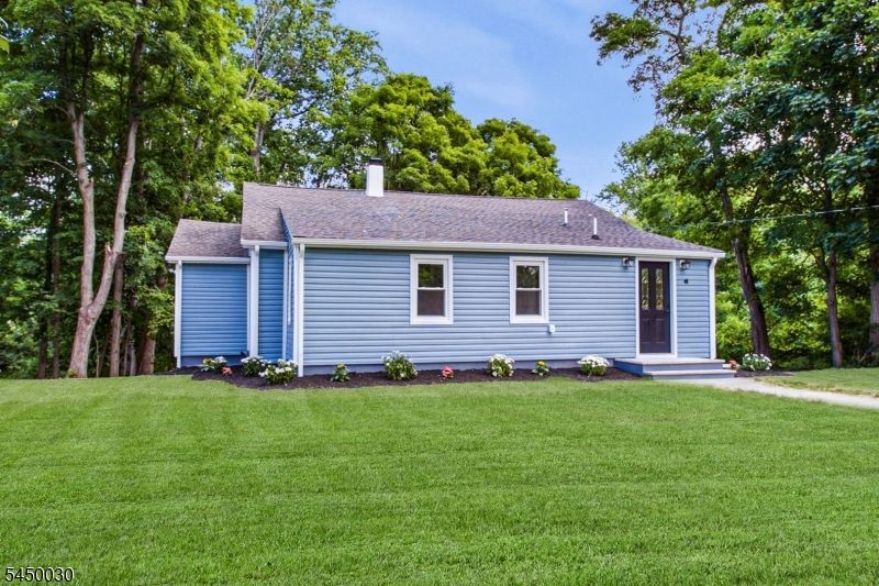 48 Petersburg Rd, Independence, NJ 07840 Main Photo