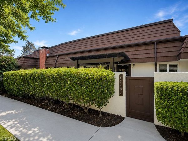 22540 Jeffrey Mark Court, Unit 4, Chatsworth, CA 91311