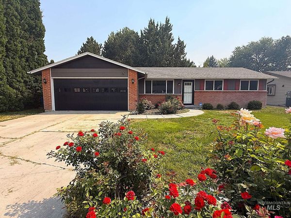 803 Astor, Nampa, ID 83651
