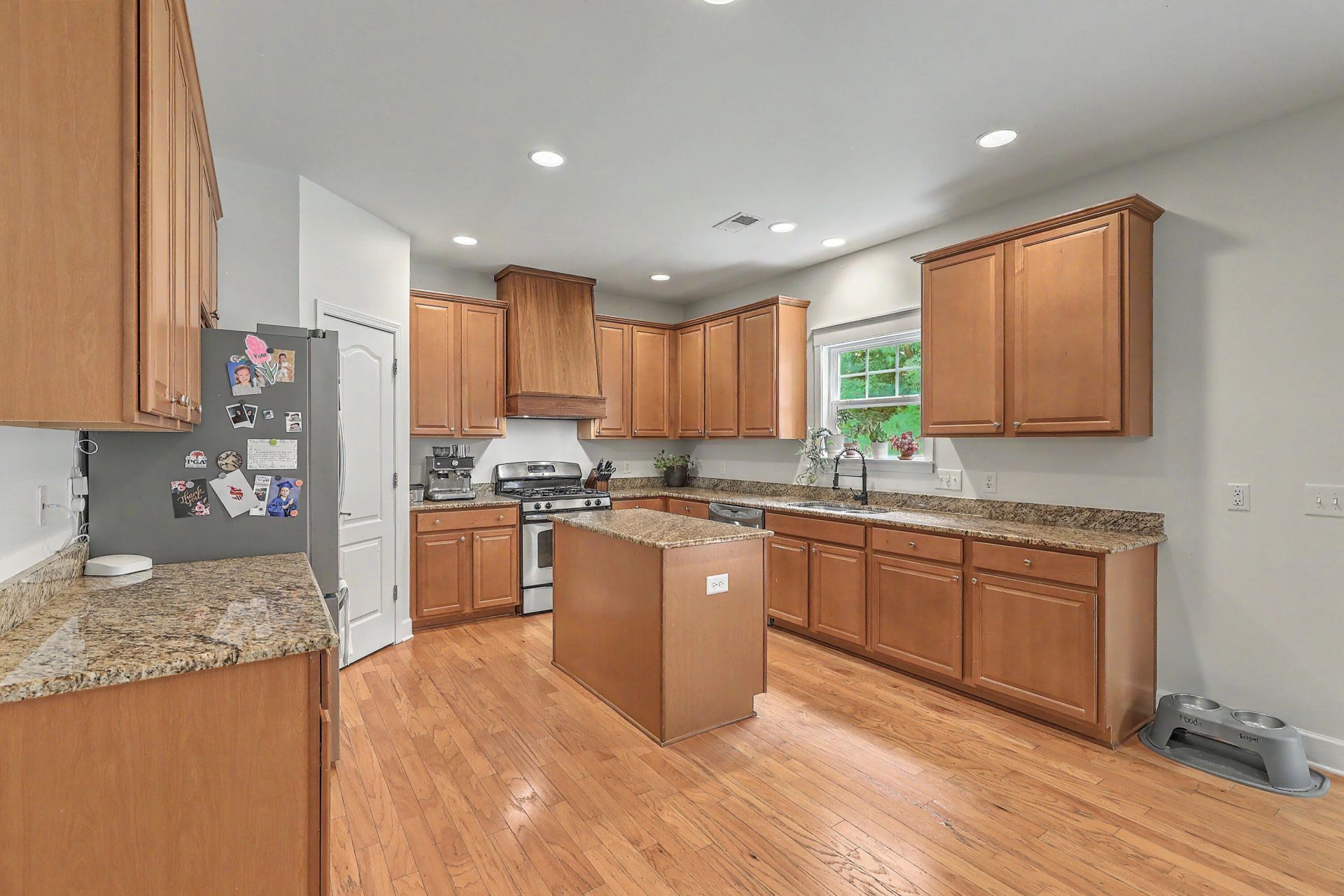 409 Fetterbush Drive Photo 11