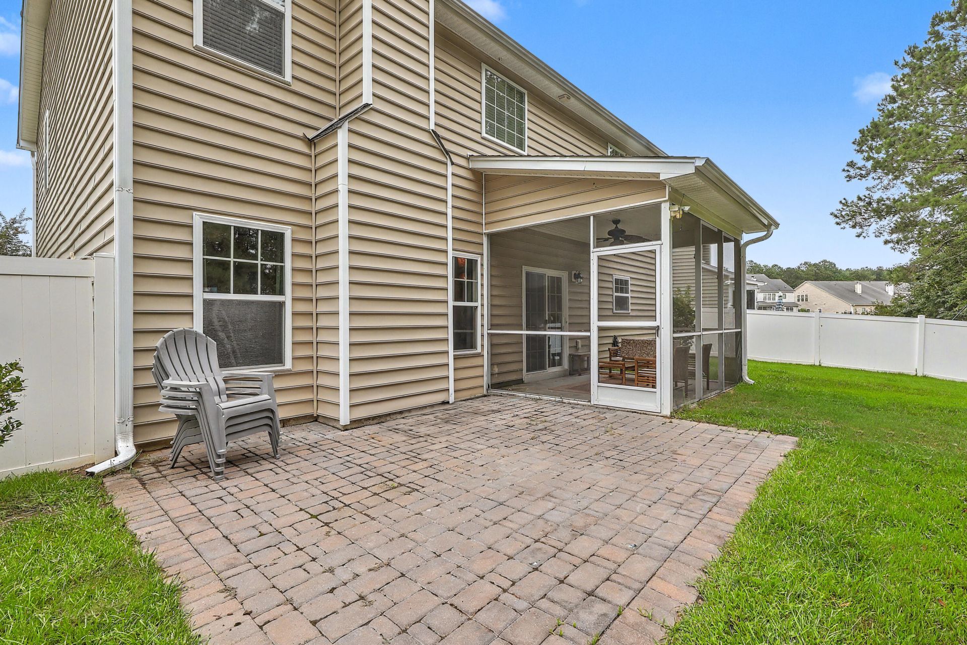 409 Fetterbush Drive Photo 32