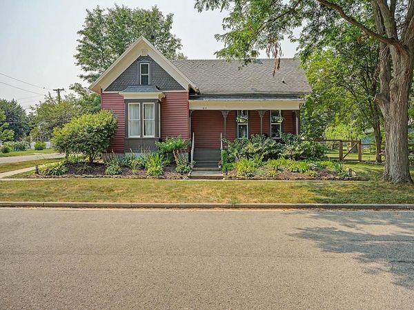 819 1st Street, New Glarus, WI 53574