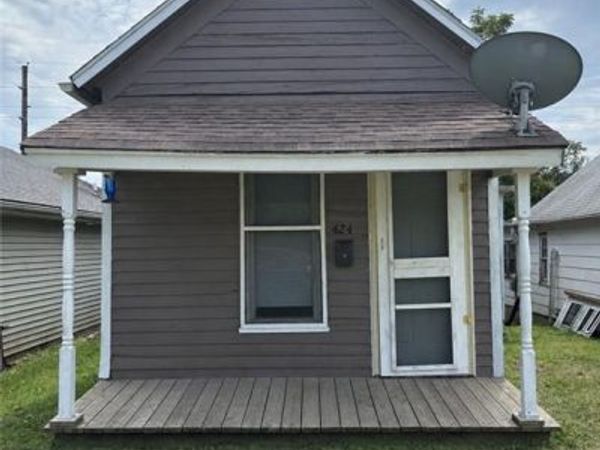 424 Thompson Avenue, St Joseph, MO 64504
