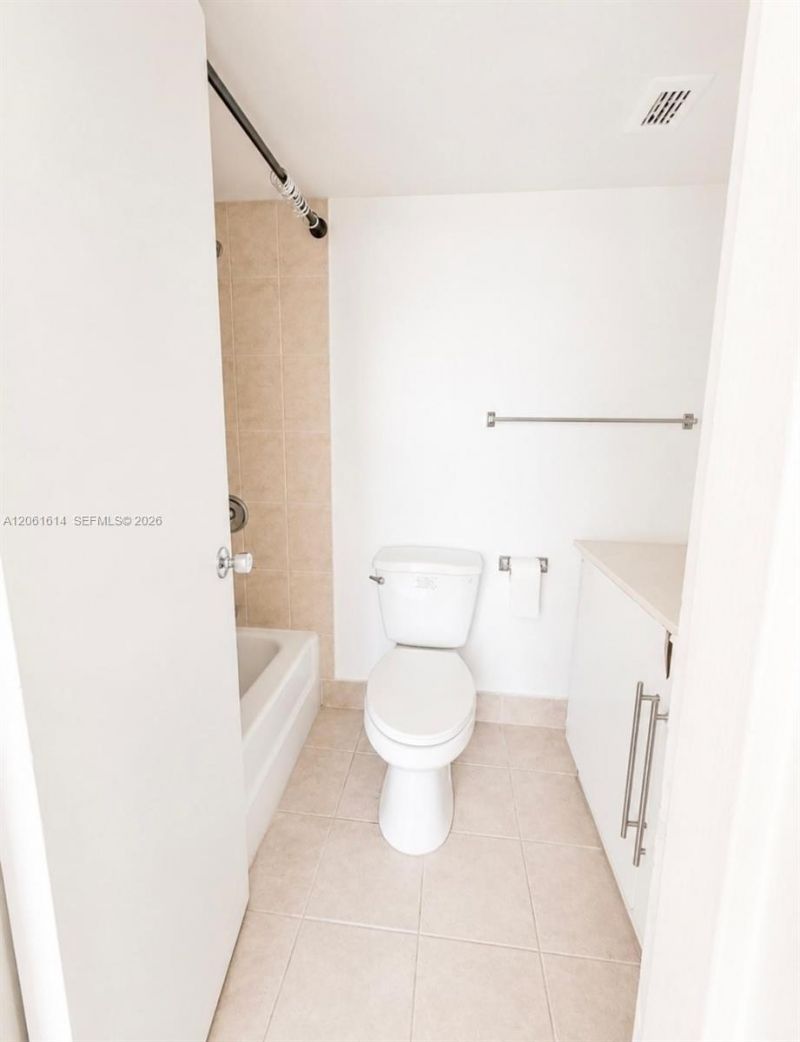 2020 NE 135th St, Unit 710, North Miami, FL 33181 Photo