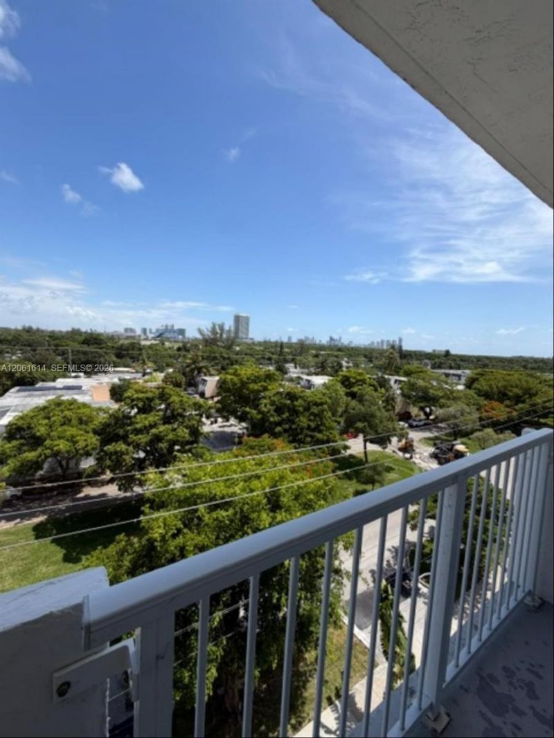 2020 NE 135th St, Unit 710, North Miami, FL 33181 Photo
