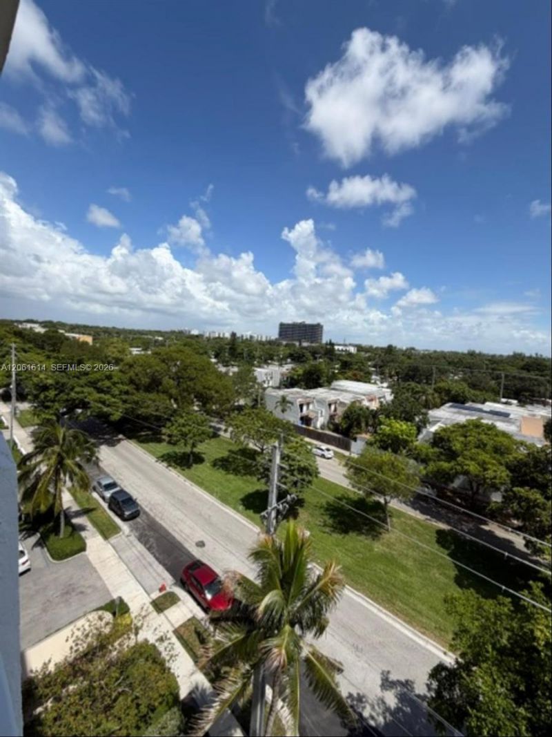 2020 NE 135th St, Unit 710, North Miami, FL 33181 Photo