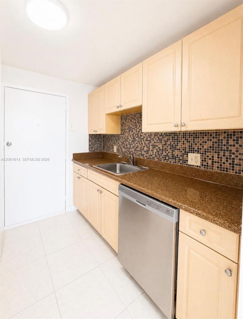 2020 NE 135th St, Unit 710, North Miami, FL 33181 Photo