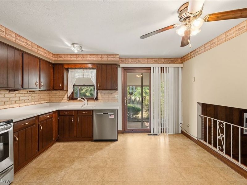 20548 Holly Circle, Strongsville, OH 44149 Photo 11